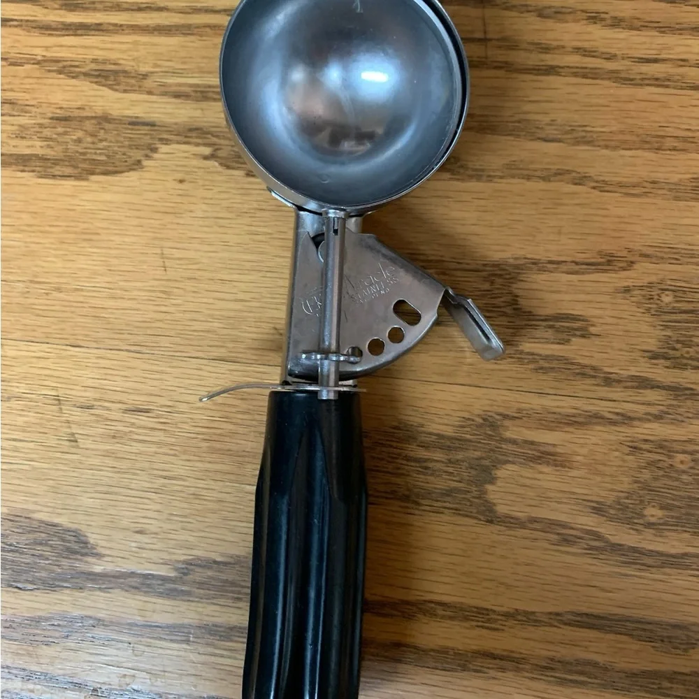 Vintage EKCO Miracle Black Handled Stainless Steel Ice Cream Scoop Vintage  USA